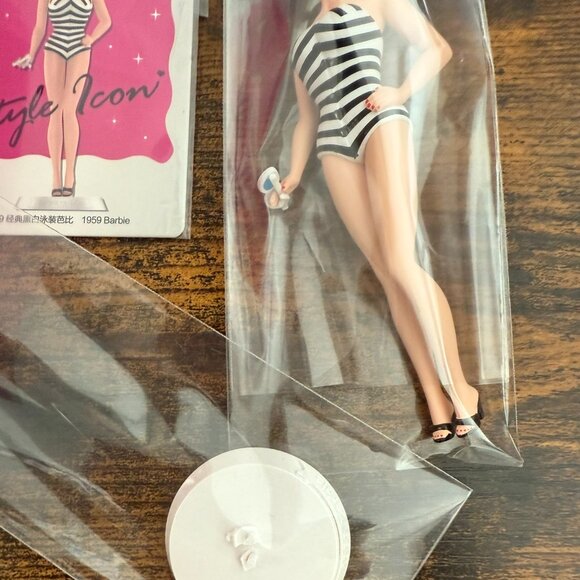 Official Pop Mart Barbie Style Icon 1959 Barbie Figure - Picture 4 of 5